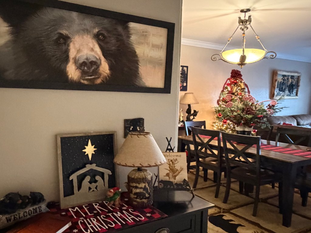 A Sleepy Bear Getaway Vacation Rental in Pigeon Forge - RedAwning