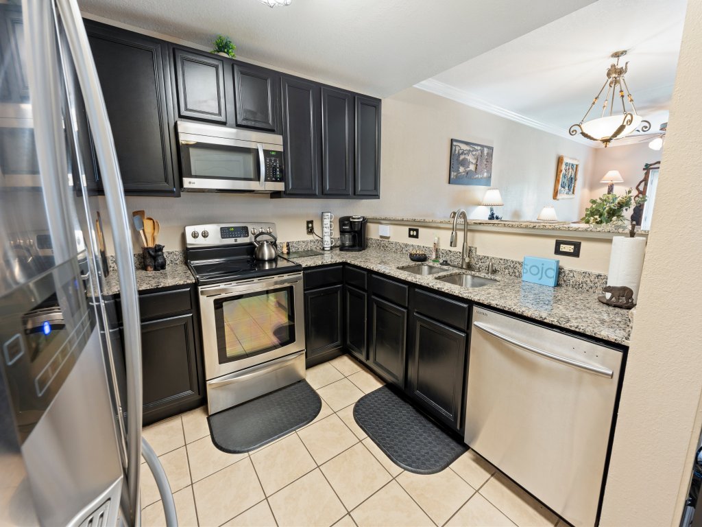 A Sleepy Bear Getaway Vacation Rental in Pigeon Forge - RedAwning