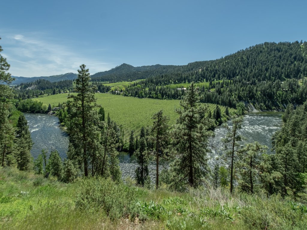 River Heights Home Vacation Rental in Leavenworth - RedAwning