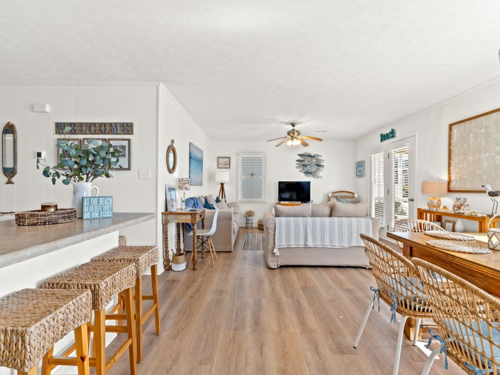 Dunebug Cottage / 319 Sandpiper Lane Vacation Rental in Holden Beach - RedAwning