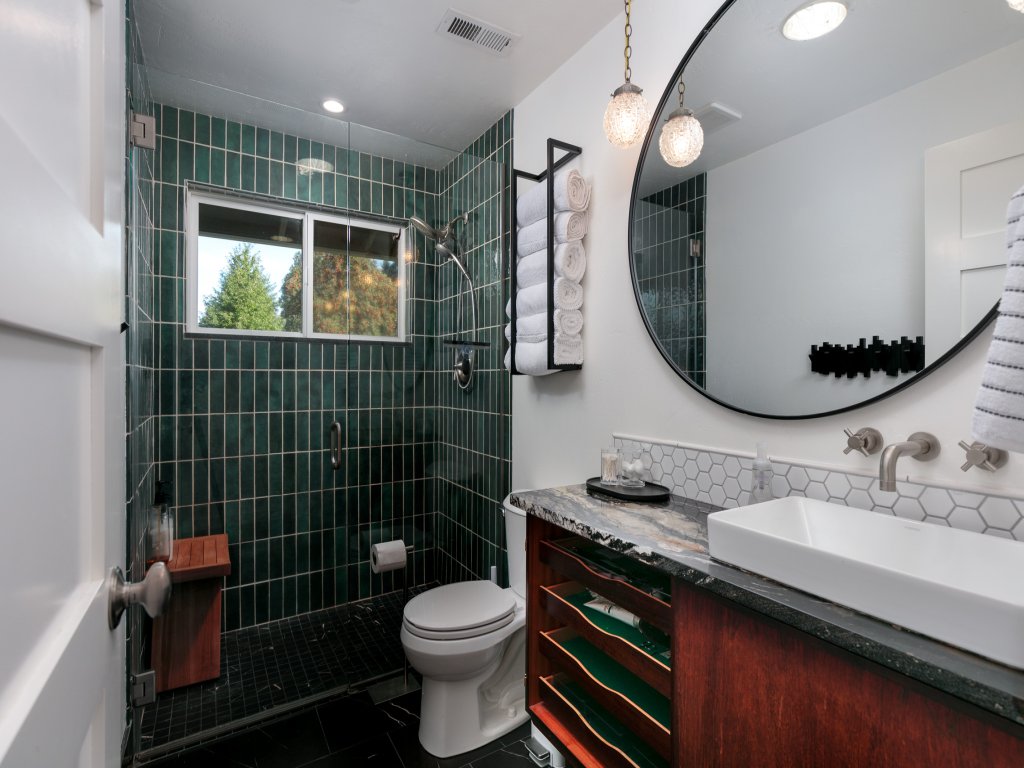 Belle 30 Day Vacation Rental in Hood River - RedAwning