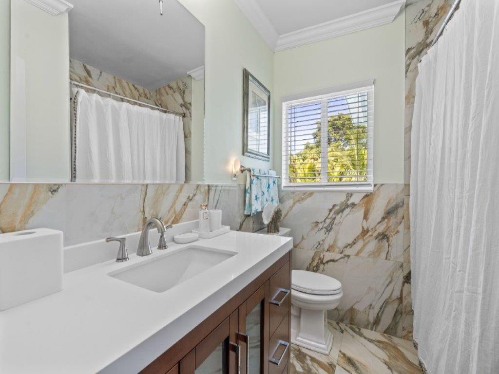 Beautifully Renovated 5 bedroom Vero Beach Vacation Rental in Vero Beach - RedAwning