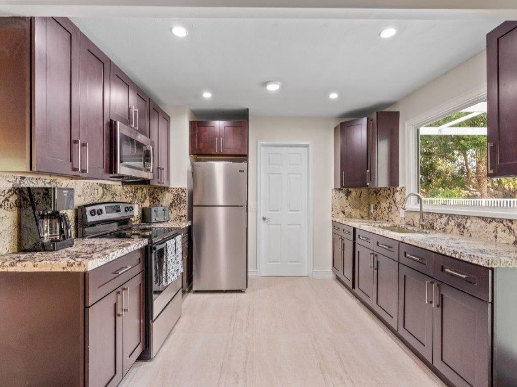 Beautifully Renovated 5 bedroom Vero Beach Vacation Rental in Vero Beach - RedAwning