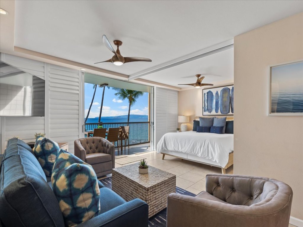 Mana Kai #303 Vacation Rental in Kihei - RedAwning