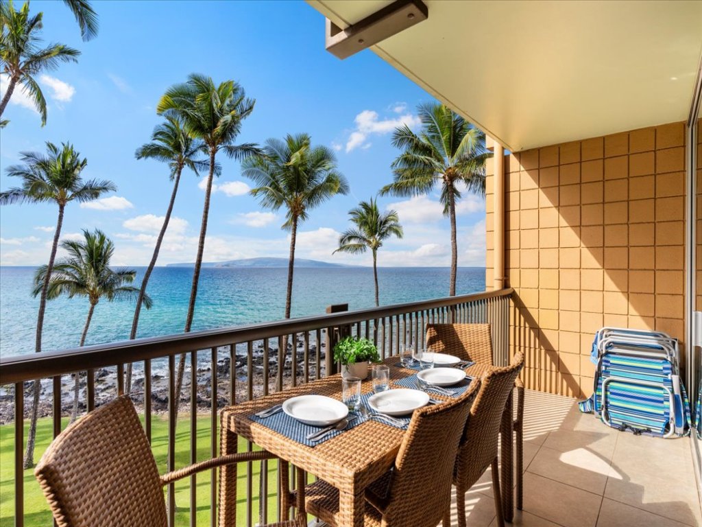Mana Kai #303 Vacation Rental in Kihei - RedAwning