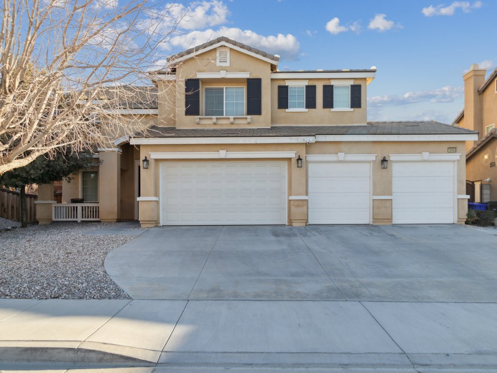 5BR/3BA Home - King Beds - Fast Wifi Vacation Rental in California - RedAwning