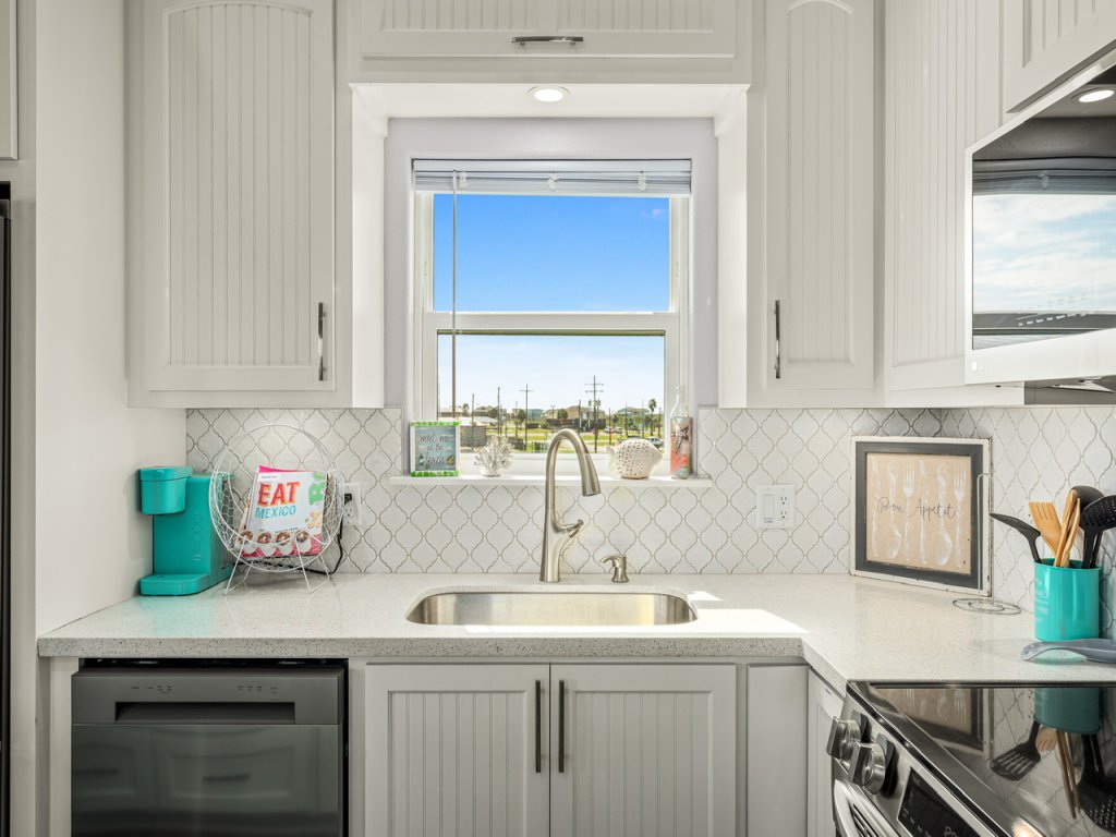 Sea Glass Cottage Vacation Rental in Texas - RedAwning