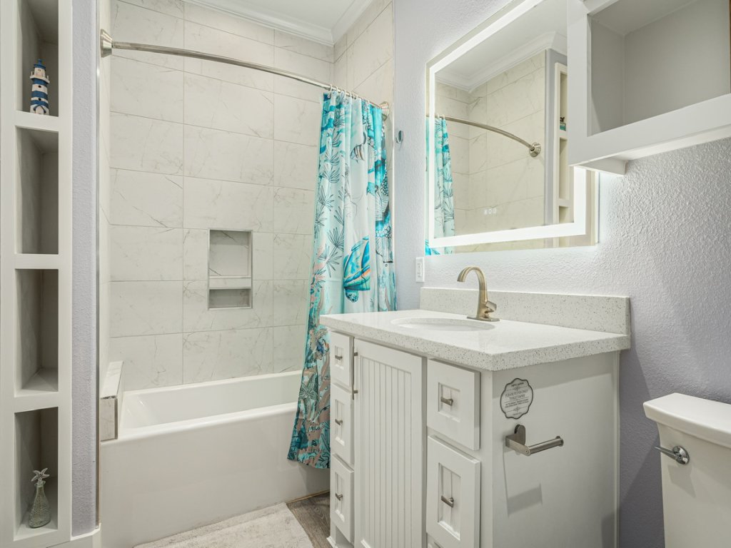 Sea Glass Cottage Vacation Rental in Texas - RedAwning