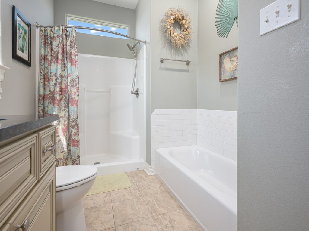 Sea Leggs Cabin Vacation Rental in Port Bolivar - RedAwning