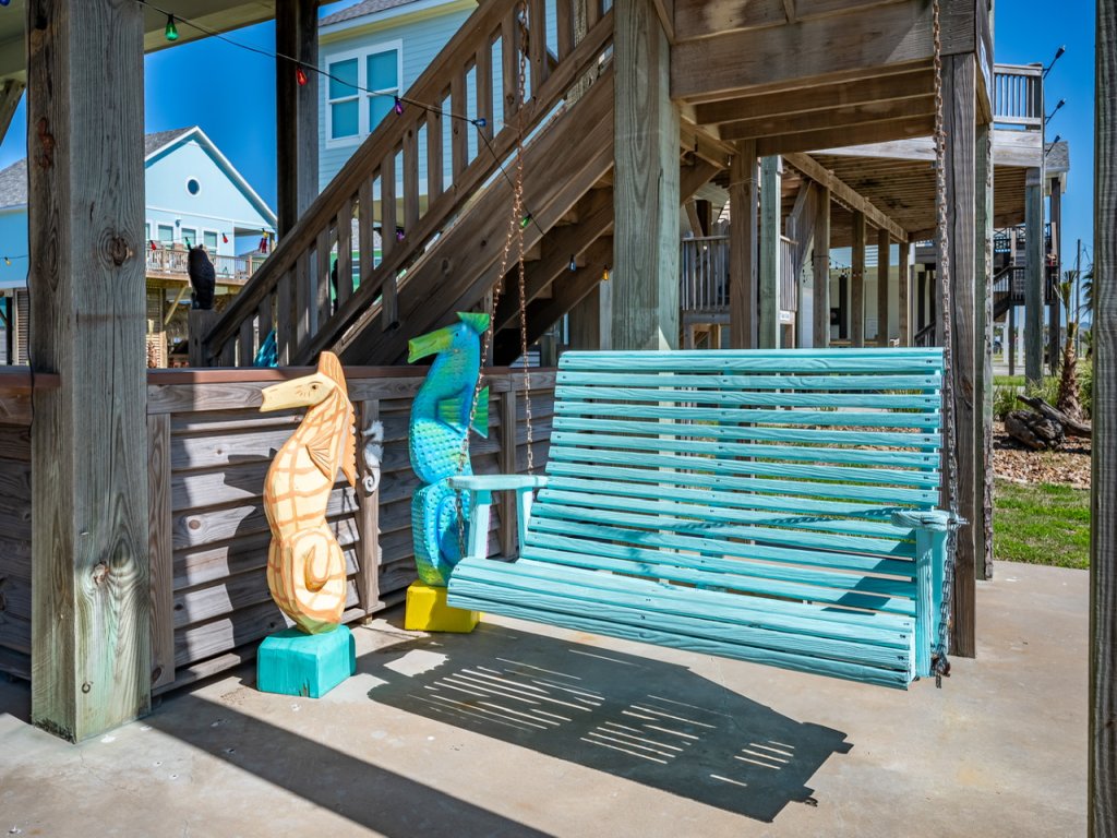 Sea Leggs Cabin Vacation Rental in Port Bolivar - RedAwning
