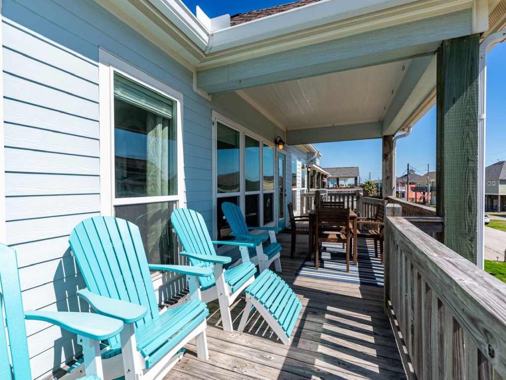 Sea Leggs Cabin Vacation Rental in Port Bolivar - RedAwning