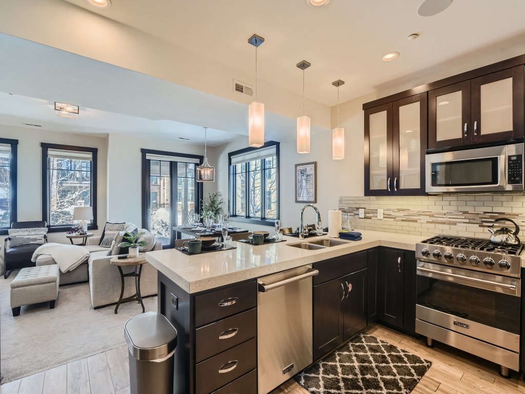 Blackstone Escape 21 Family Friendly Condo Near Slopes Vacation Rental in Park City - RedAwning