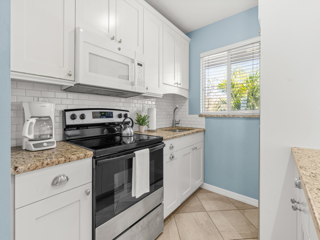 Las Hermanas 2 Vacation Rental in Longboat Key - RedAwning
