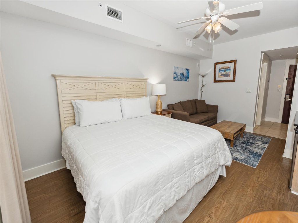 Pilot House 518 Vacation Rental in Miramar Beach - RedAwning
