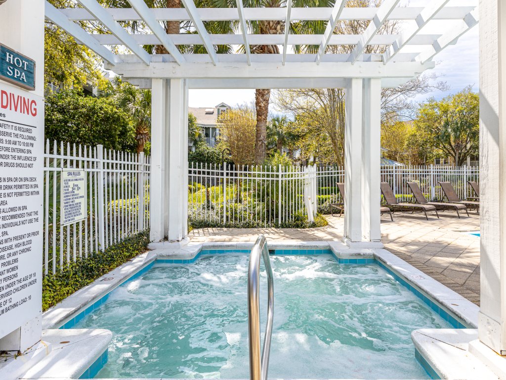 Pilot House 518 Vacation Rental in Miramar Beach - RedAwning
