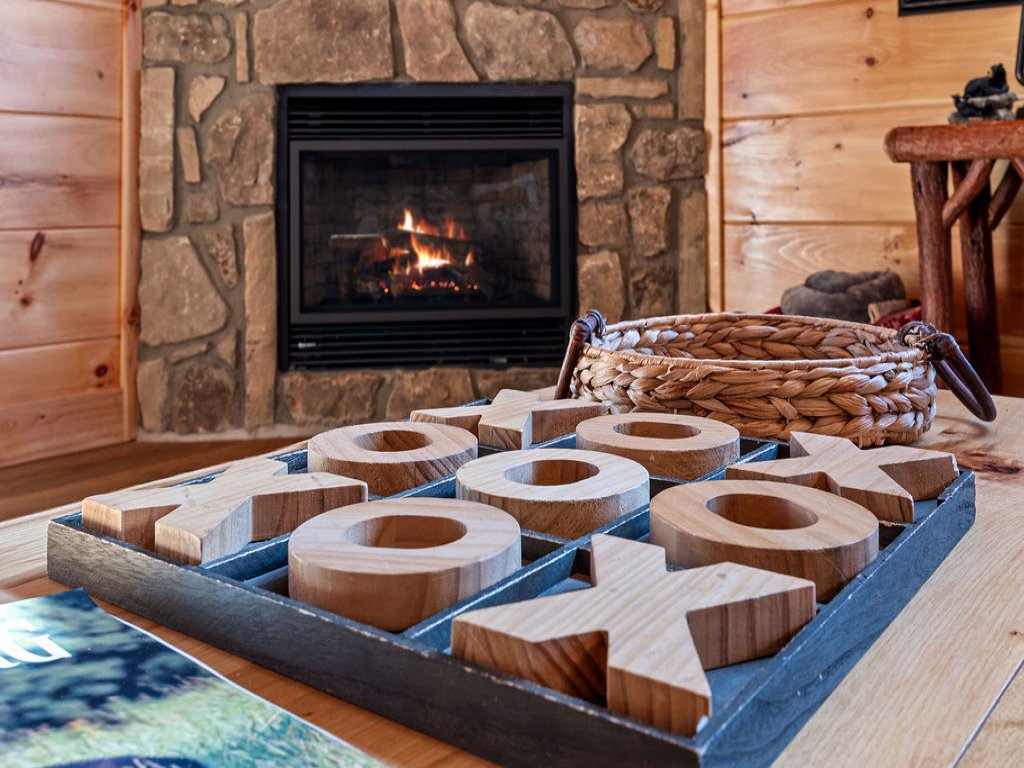 Bobcat Den Vacation Rental in Gatlinburg - RedAwning