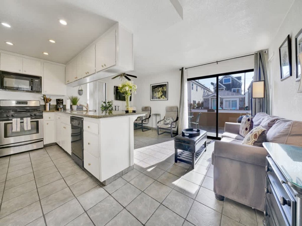 Beachside Gem: BBQ, Patio and Walk to Newport Beach Vacation Rental in Newport Beach - RedAwning