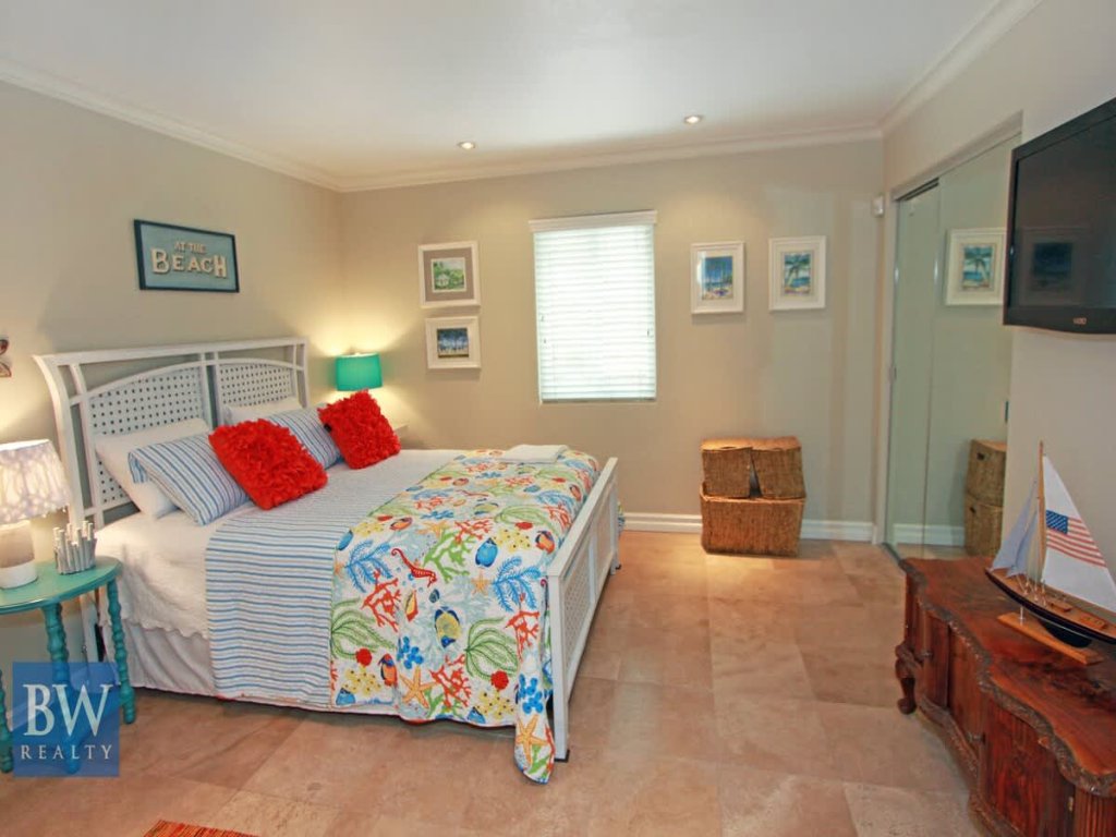114 31st ST A/B | Rooftop Deck With Ocean Views. 4 Car Parking Vacation Rental in Newport Beach - RedAwning
