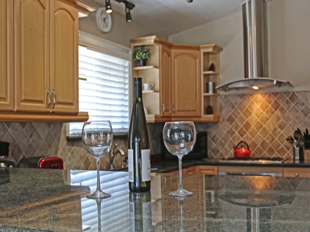 301 32nd St Unit A Vacation Rental in Newport Beach - RedAwning