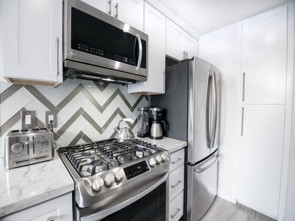 122 36th St A | Gorgeous + Modern Oasis w/ Huge Front Patio Vacation Rental in Newport Beach - RedAwning