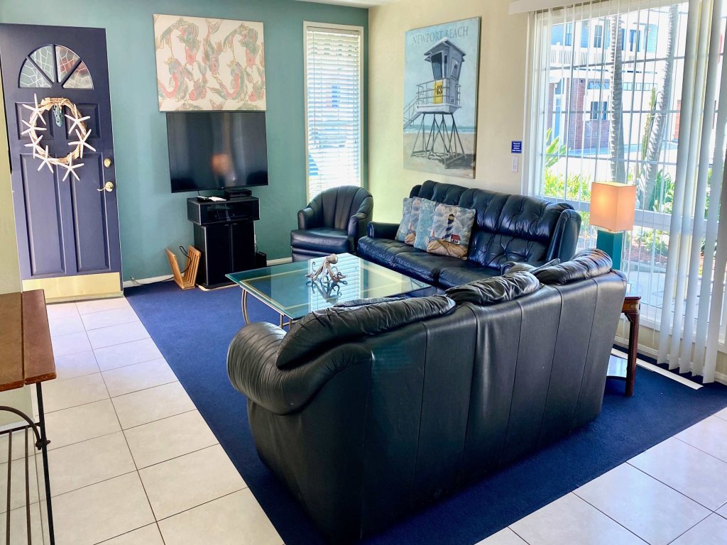 4212 Seashore | Spacious Patio w/ Refreshing Ocean Breezes Vacation Rental in Newport Beach - RedAwning