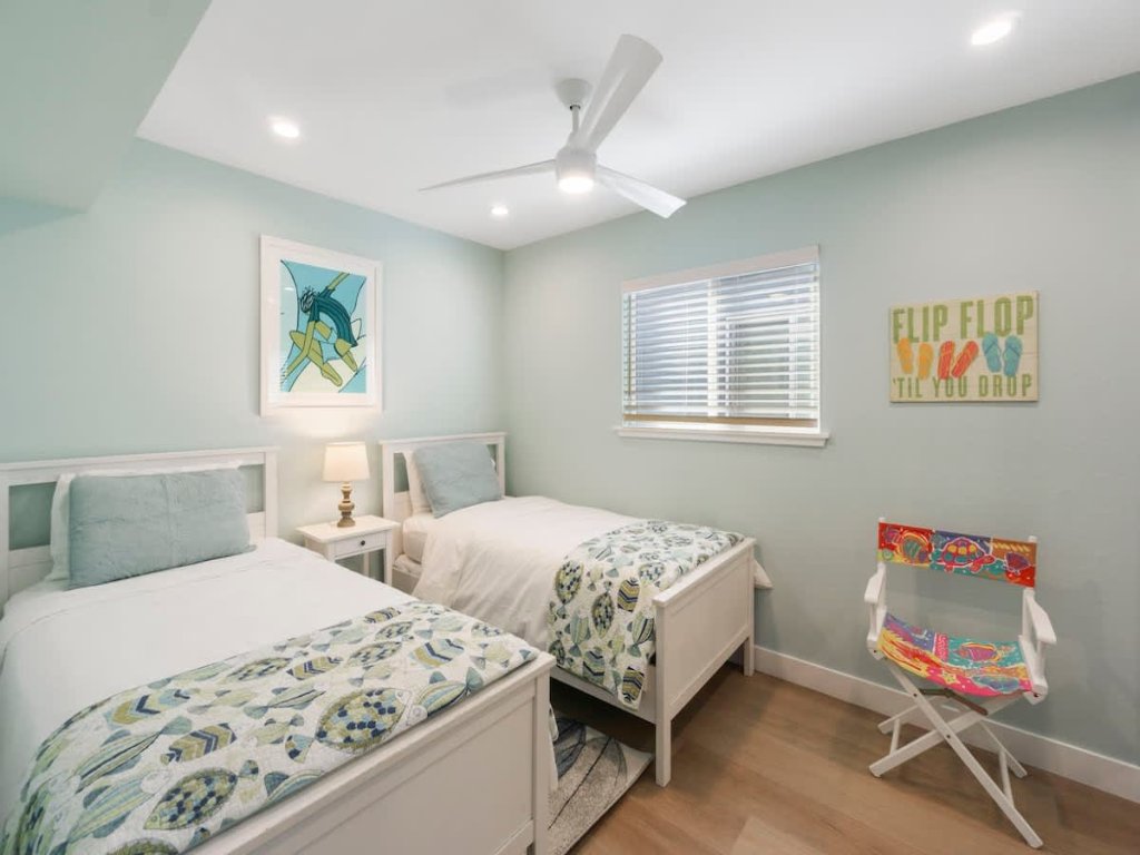 120 31st St B | Bright & Renovated Just Steps from the Beach!  Vacation Rental in Newport Beach - RedAwning