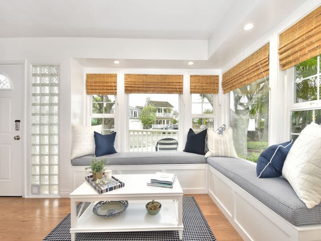 Beachfront Peninsula Point Cottage with Patios and BBQ Vacation Rental in Newport Beach - RedAwning