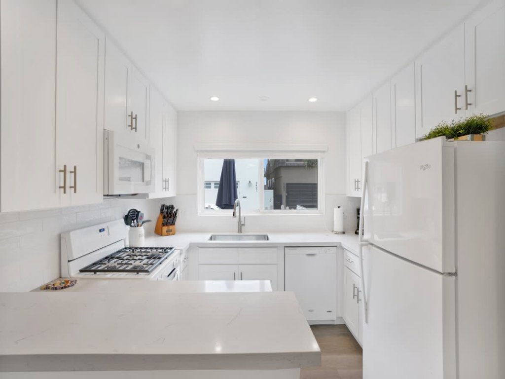 5408 Seashore A | Beautiful Beachy Vibes, 1 House To The Sand Vacation Rental in Newport Beach - RedAwning
