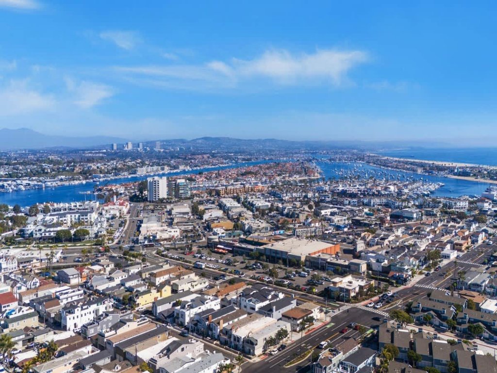 122 33rd St | Adorable Beach House w/ Lots of Outdoor Space Vacation Rental in Newport Beach - RedAwning