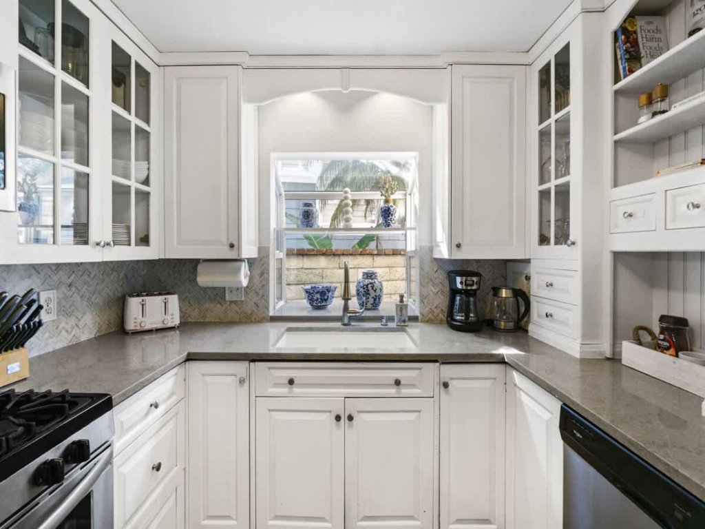122 33rd St | Adorable Beach House w/ Lots of Outdoor Space Vacation Rental in Newport Beach - RedAwning