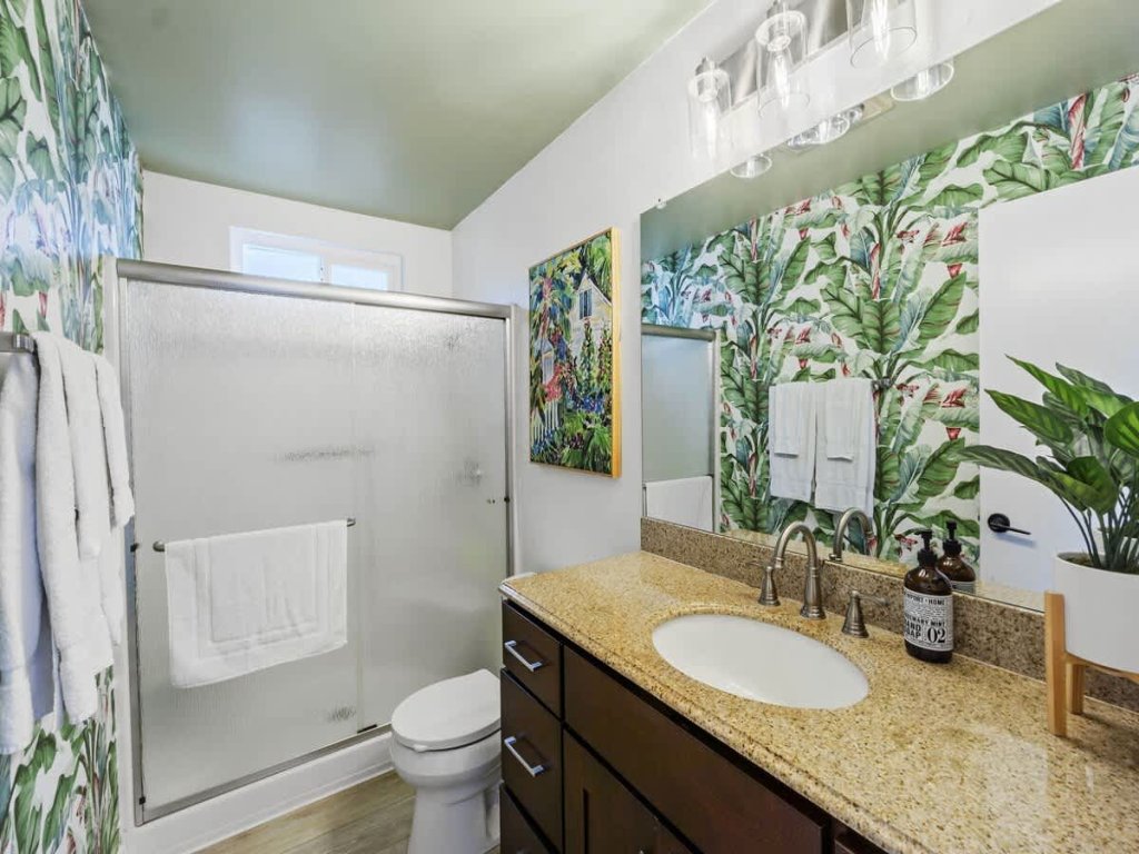 122 33rd St | Adorable Beach House w/ Lots of Outdoor Space Vacation Rental in Newport Beach - RedAwning
