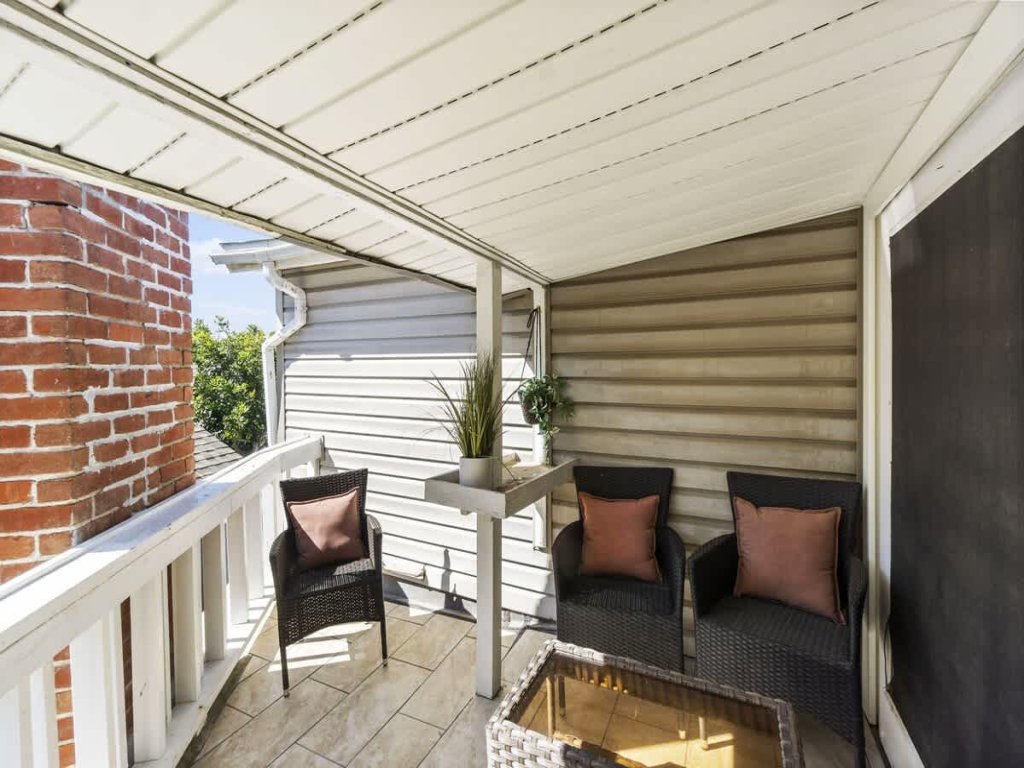 122 33rd St | Adorable Beach House w/ Lots of Outdoor Space Vacation Rental in Newport Beach - RedAwning