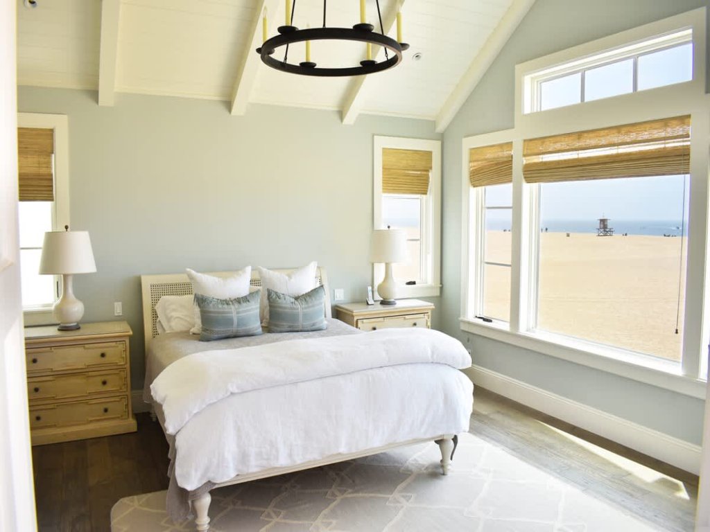 1028 W Oceanfront | Beautiful 5bdr Beachfront on Scenic Bike Path Vacation Rental in Newport Beach - RedAwning