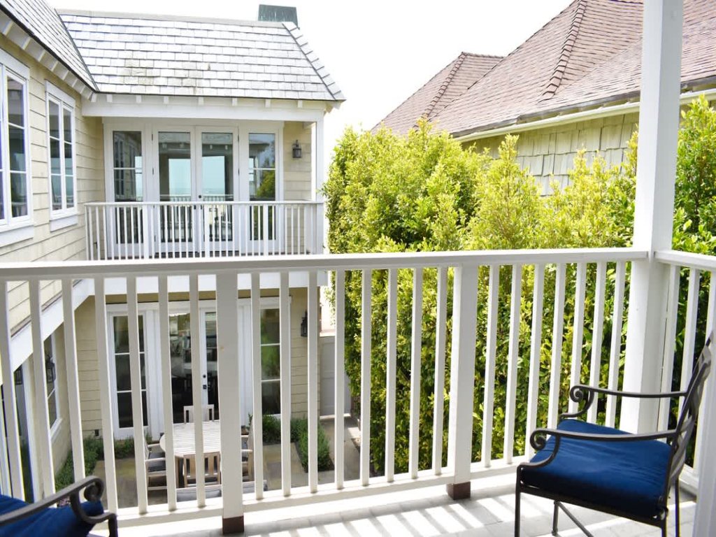 1028 W Oceanfront | Beautiful 5bdr Beachfront on Scenic Bike Path Vacation Rental in Newport Beach - RedAwning