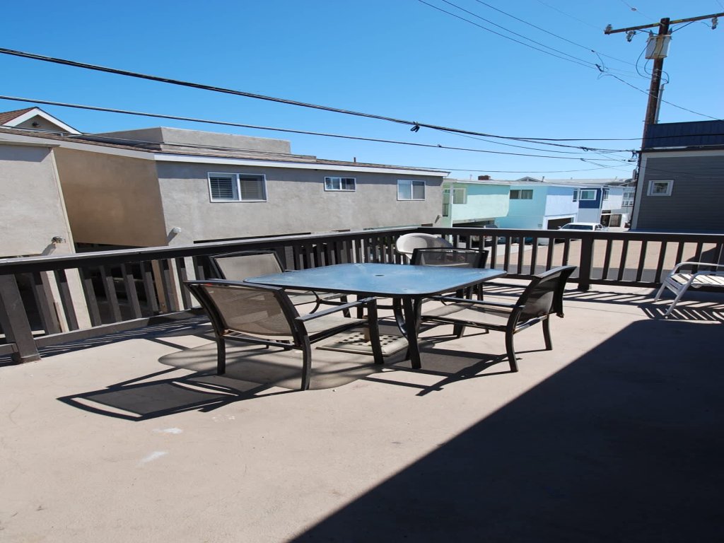 124 34th St B | Location! High Walkability. Steps to the beach Vacation Rental in Newport Beach - RedAwning