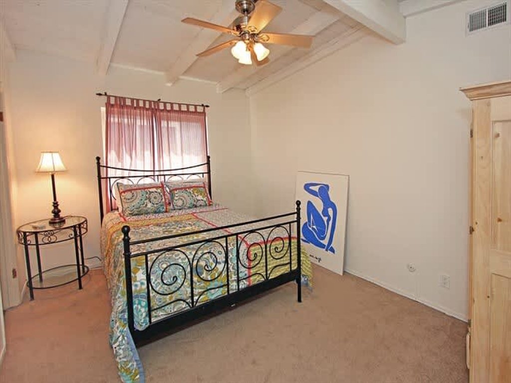 124 34th St B | Location! High Walkability. Steps to the beach Vacation Rental in Newport Beach - RedAwning