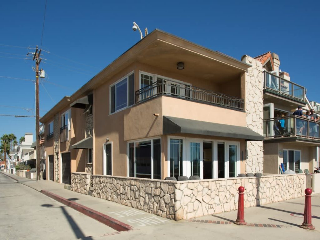 2314 W Oceanfront A | Beachfront Close to Newport Pier Vacation Rental in Newport Beach - RedAwning