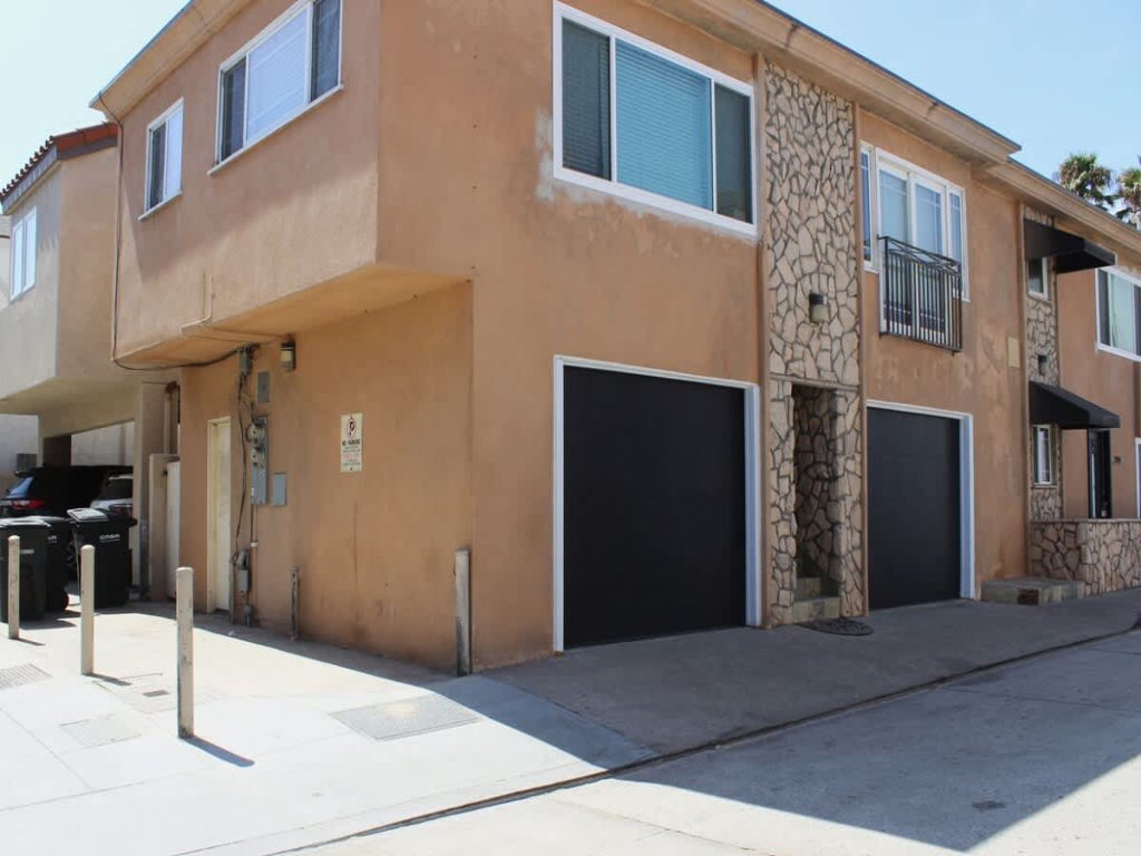 2314 W Oceanfront A | Beachfront Close to Newport Pier Vacation Rental in Newport Beach - RedAwning