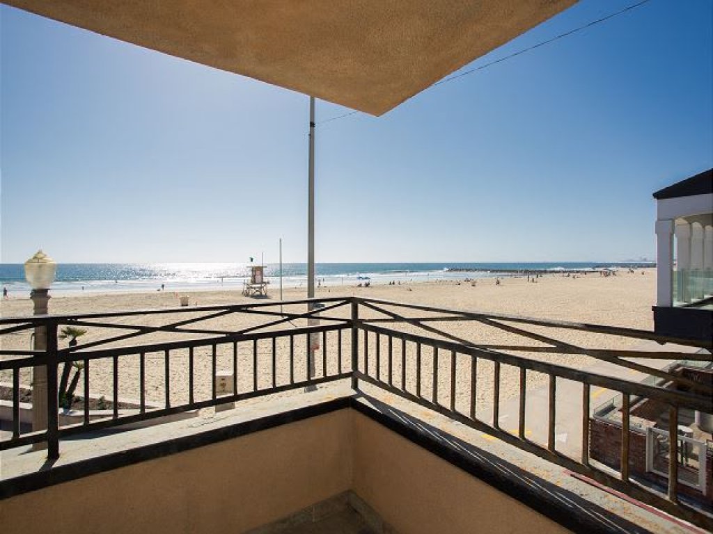 2314 W Oceanfront A | Beachfront Close to Newport Pier Vacation Rental in Newport Beach - RedAwning