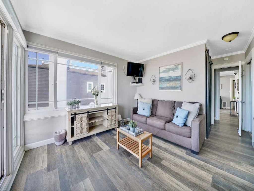 2314 W Oceanfront A&B | Beachfront 2Bdr + Studio Close to Newport Pier: Vacation Rental in Newport Beach - RedAwning