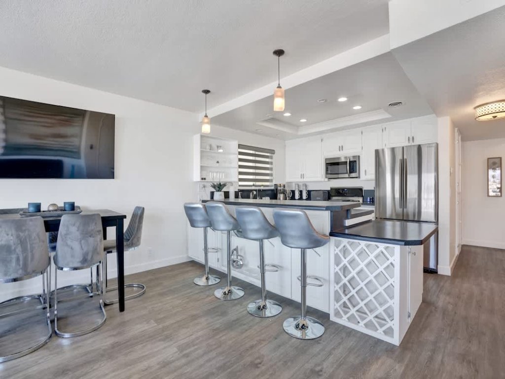 1807 W Bay B | Amazing Views of Bay Beach and Marina Park Vacation Rental in Newport Beach - RedAwning