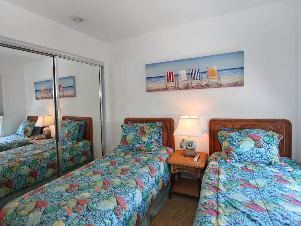 Beachfront House with Balboa Pier and Catalina Views in Newport Beach Vacation Rental in Newport Beach - RedAwning