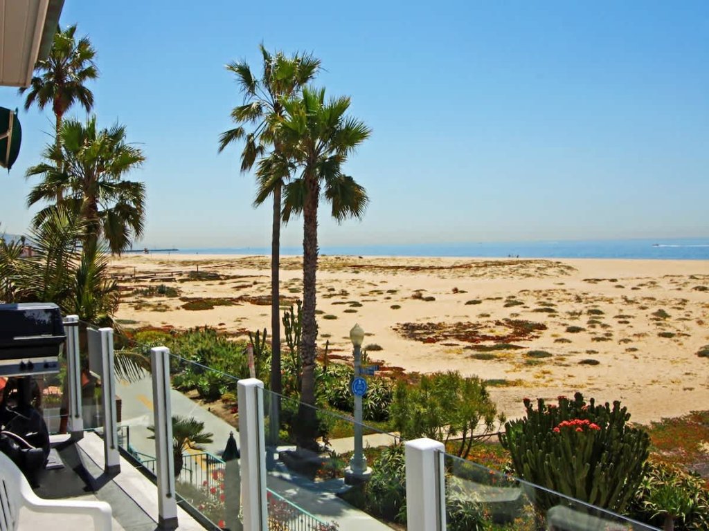 1023 E Balboa B | Beachfront w/ Balboa Pier View Vacation Rental in Newport Beach - RedAwning