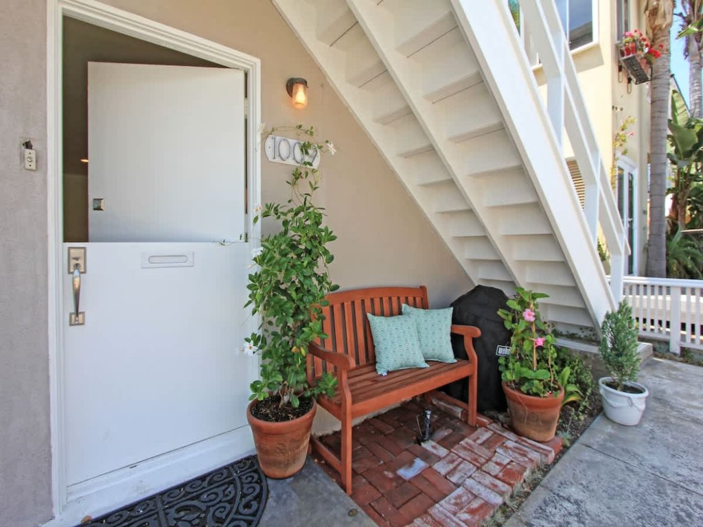 1009 W Bay | Quaint Cottage Steps to Sand Vacation Rental in Newport Beach - RedAwning