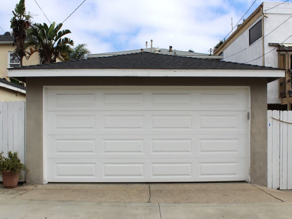 1009 W Bay | Quaint Cottage Steps to Sand Vacation Rental in Newport Beach - RedAwning