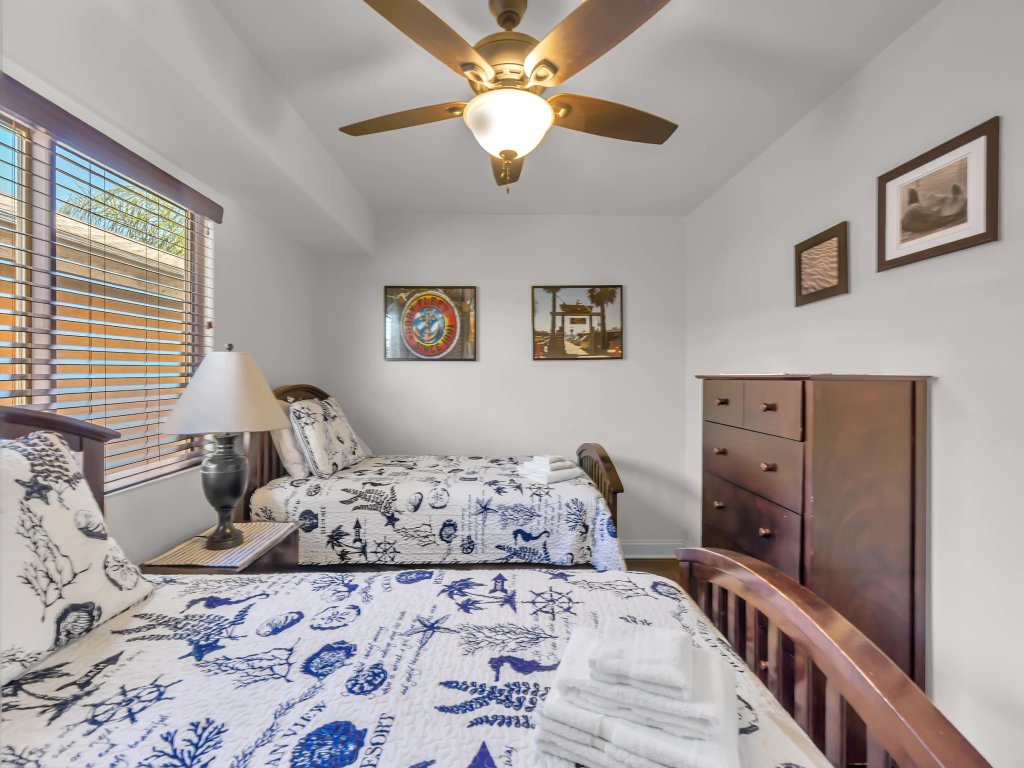 107 24th St | Rooftop Deck w/ Ocean Views Vacation Rental in Newport Beach - RedAwning