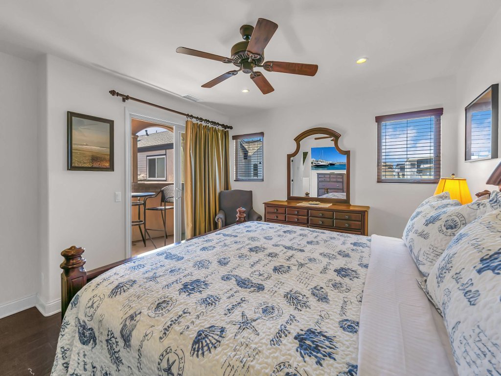 107 24th St | Rooftop Deck w/ Ocean Views Vacation Rental in Newport Beach - RedAwning