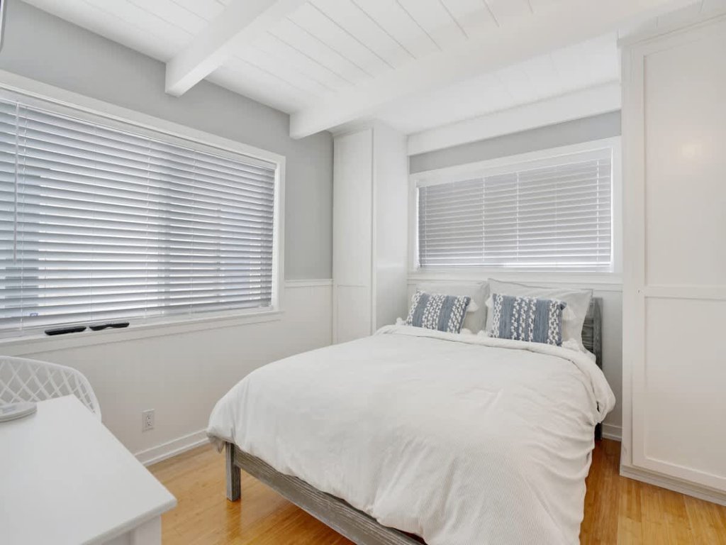 4805 Seashore B | Spectacular Ocean Views From Large Upper Deck: Vacation Rental in Newport Beach - RedAwning