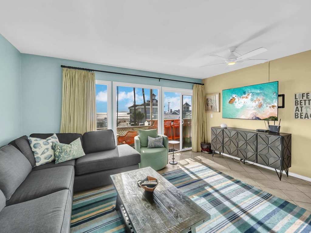 2010 W oceanfront | Next To The Newport Pier w/Ocean View Deck Vacation Rental in Newport Beach - RedAwning