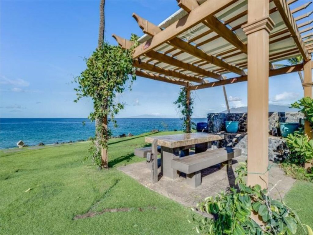 KIHEI SURFSIDE, #304 Vacation Rental in Hawaii - RedAwning